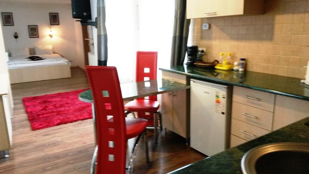 קלוז'-נאפוקה Lucas 10 Apartments מראה חיצוני תמונה