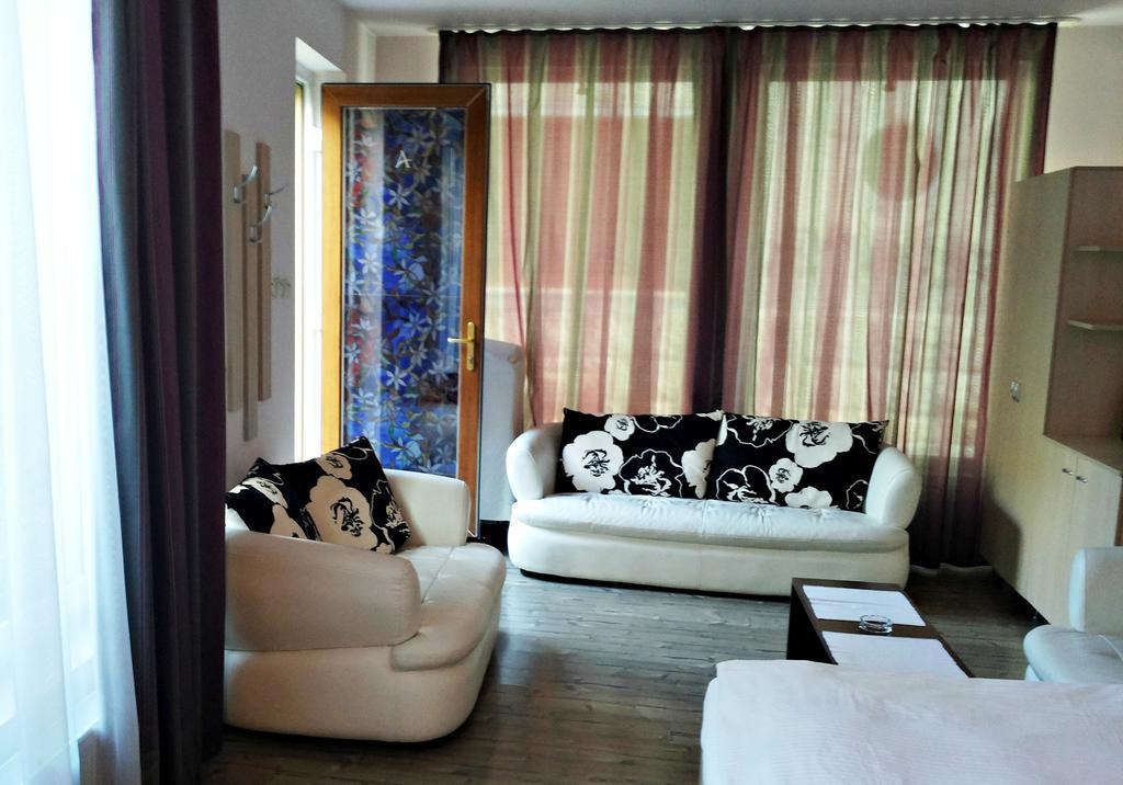קלוז'-נאפוקה Lucas 10 Apartments מראה חיצוני תמונה